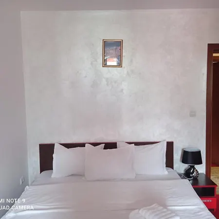 Guest house Pensiunea Lucy *